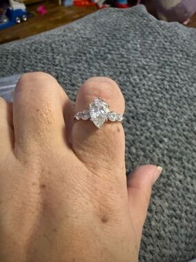 Pear-Shaped White Stone Ring in Silver-Tone Setting